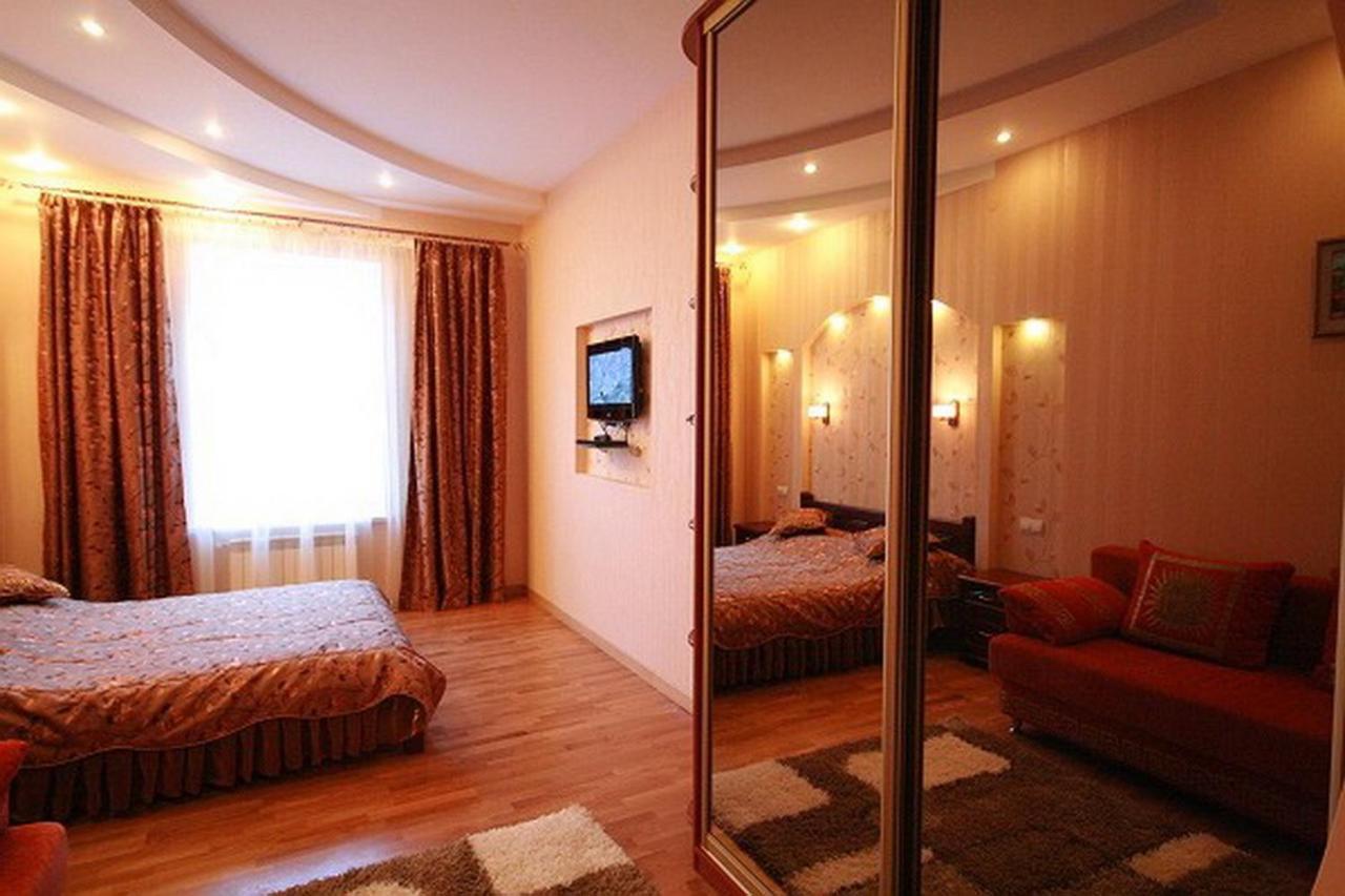 Park And Opera Apartments Лвив Екстериор снимка